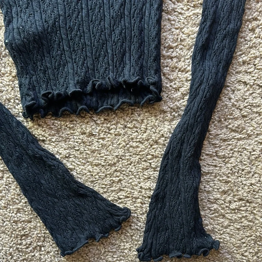 Stradivarius Black Ribbed Crop Top with‎ Long Sleeves Size XS
